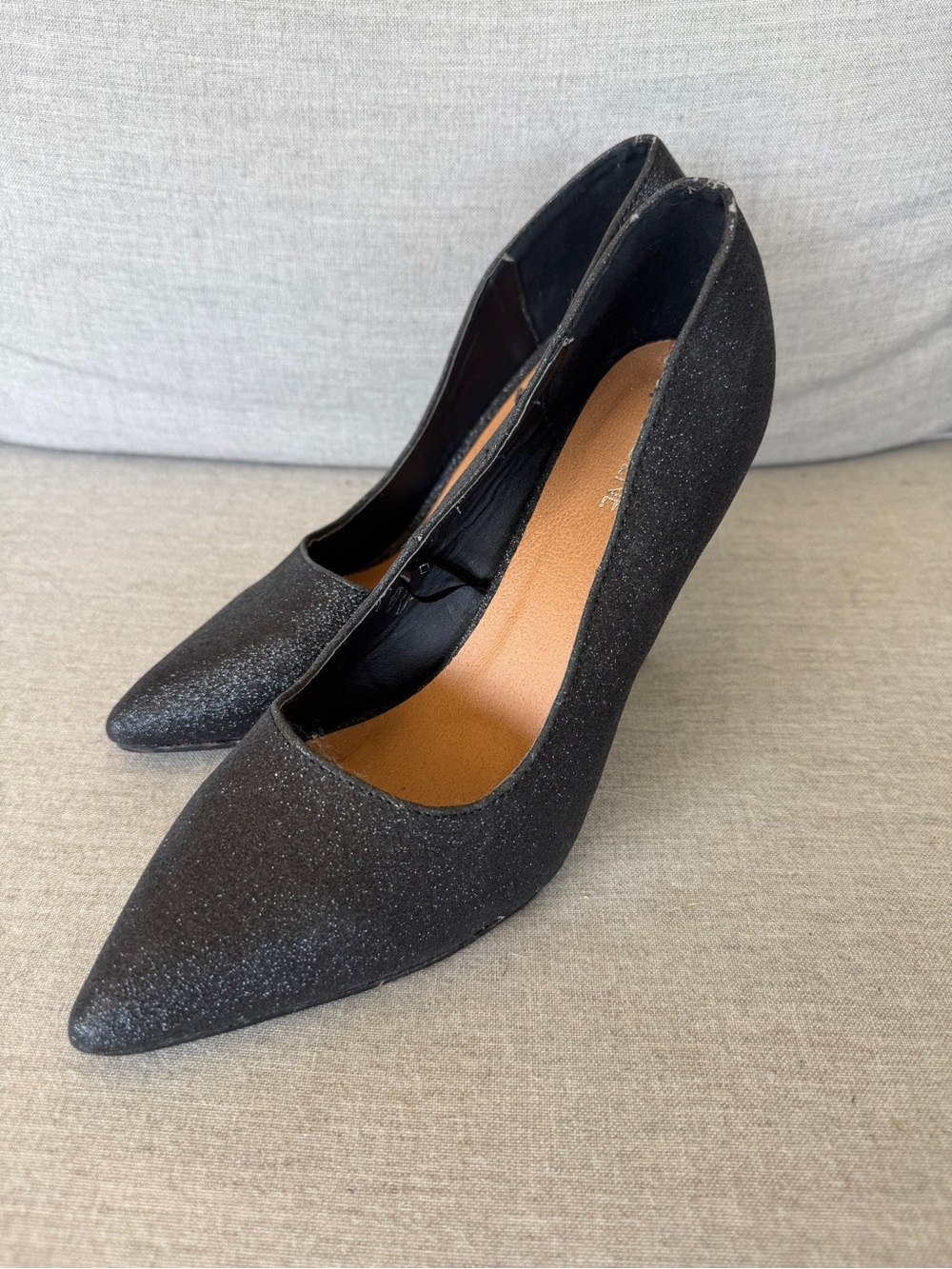 Ardene Black Glitter Pointed Pumps